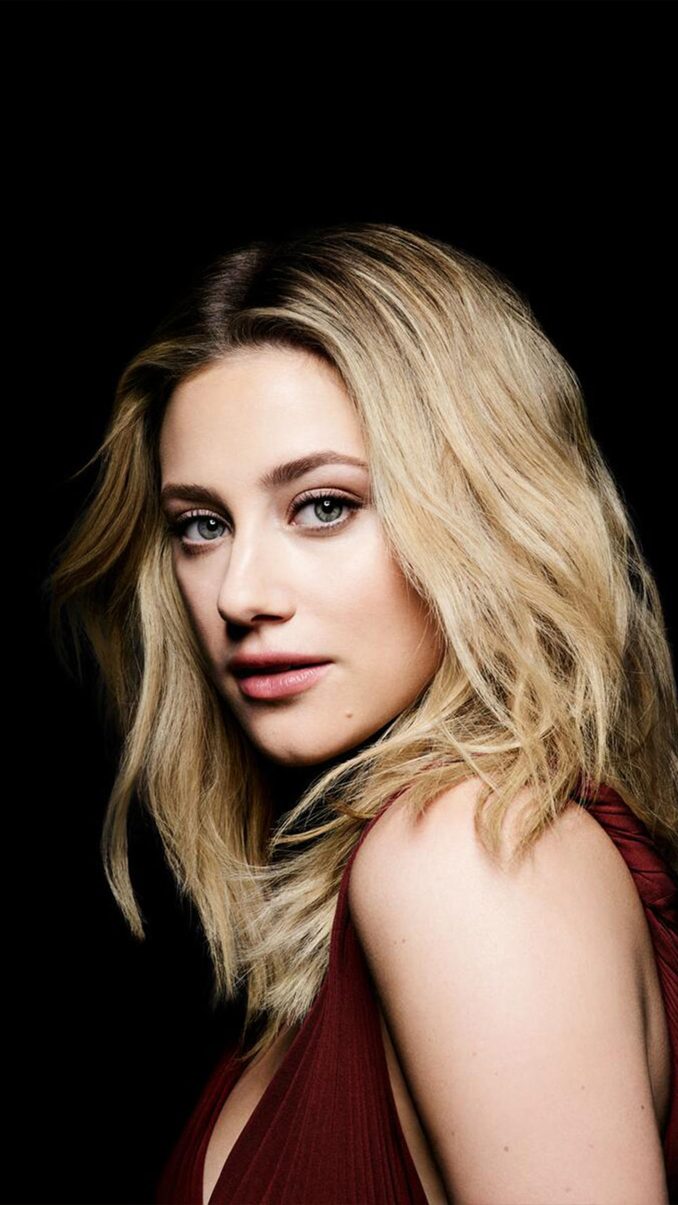 Lili Reinhart Photoshoot 2021 Dark Background 4K Ultra HD Mobile Wallpaper