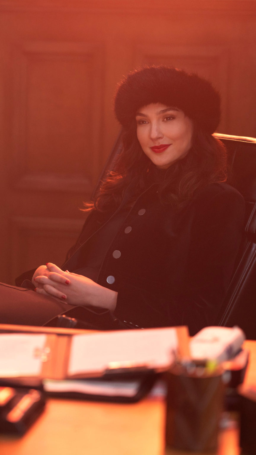 Gal Gadot In Red Notice 4K Ultra HD Mobile Phone Wallpaper