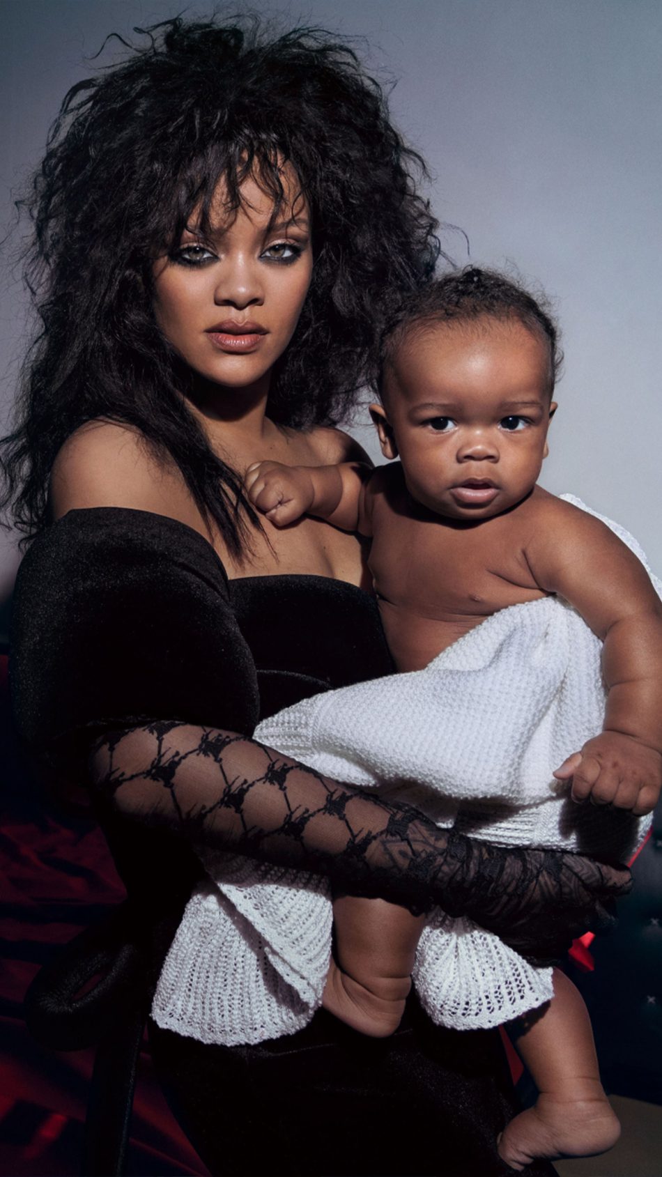 Rihanna With Baby 4K Ultra HD Mobile Wallpaper