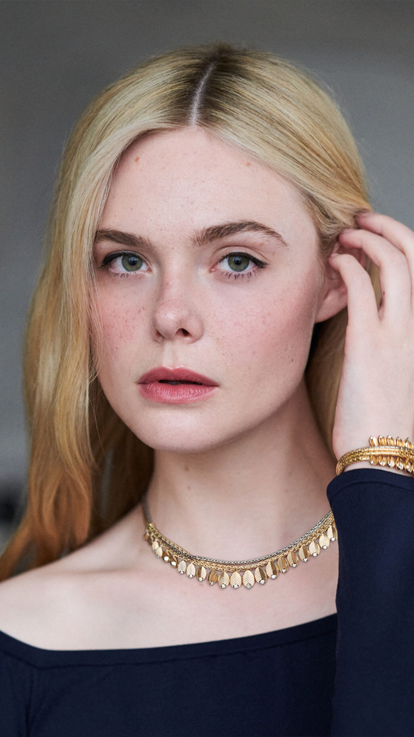 Elle Fanning 2023 4K Ultra HD Mobile Phone Wallpaper