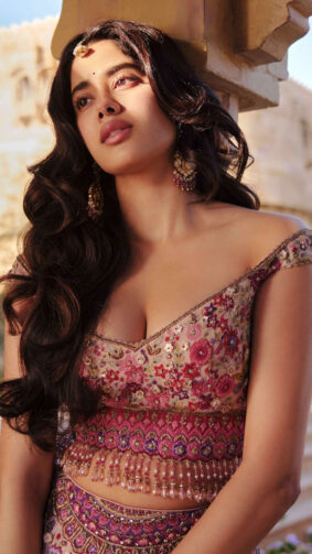 Janhvi Kapoor 2024 4K Ultra HD Mobile Wallpaper