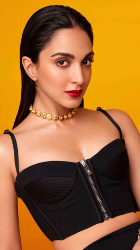 Kiara Advani In Black Dress 2024 Photoshoot 4K Ultra HD Mobile Wallpaper