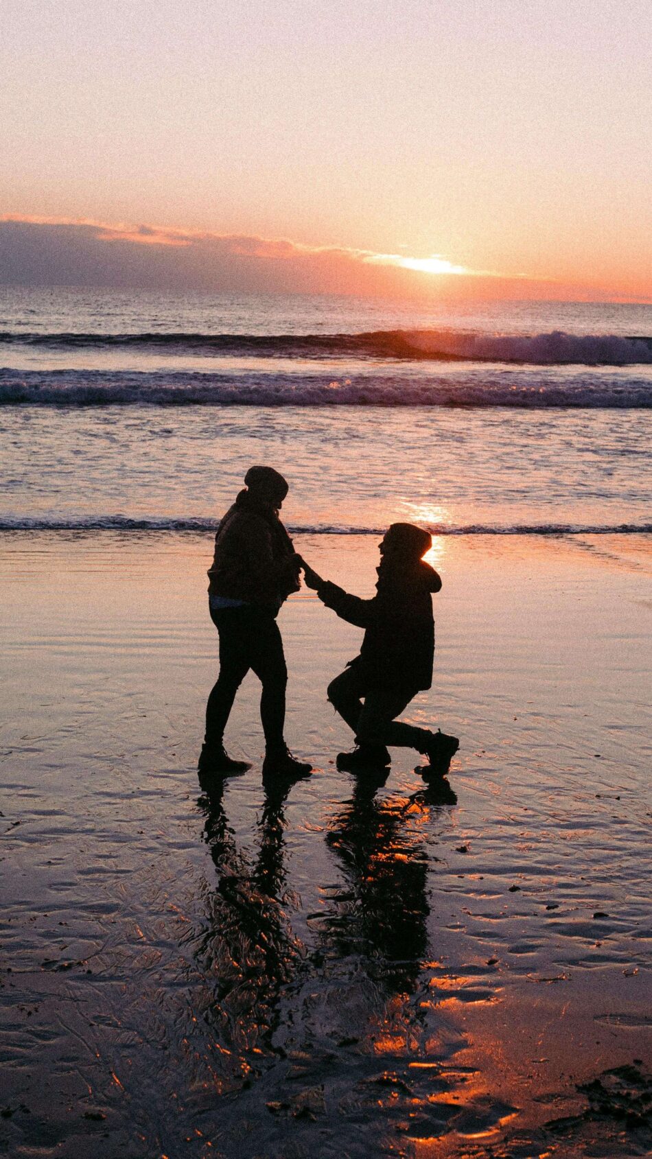 Couple Proposal Sunset Beach 4K Ultra HD Mobile Wallpaper