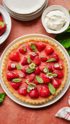 Strawberries Pie 4K Ultra HD Mobile Wallpaper