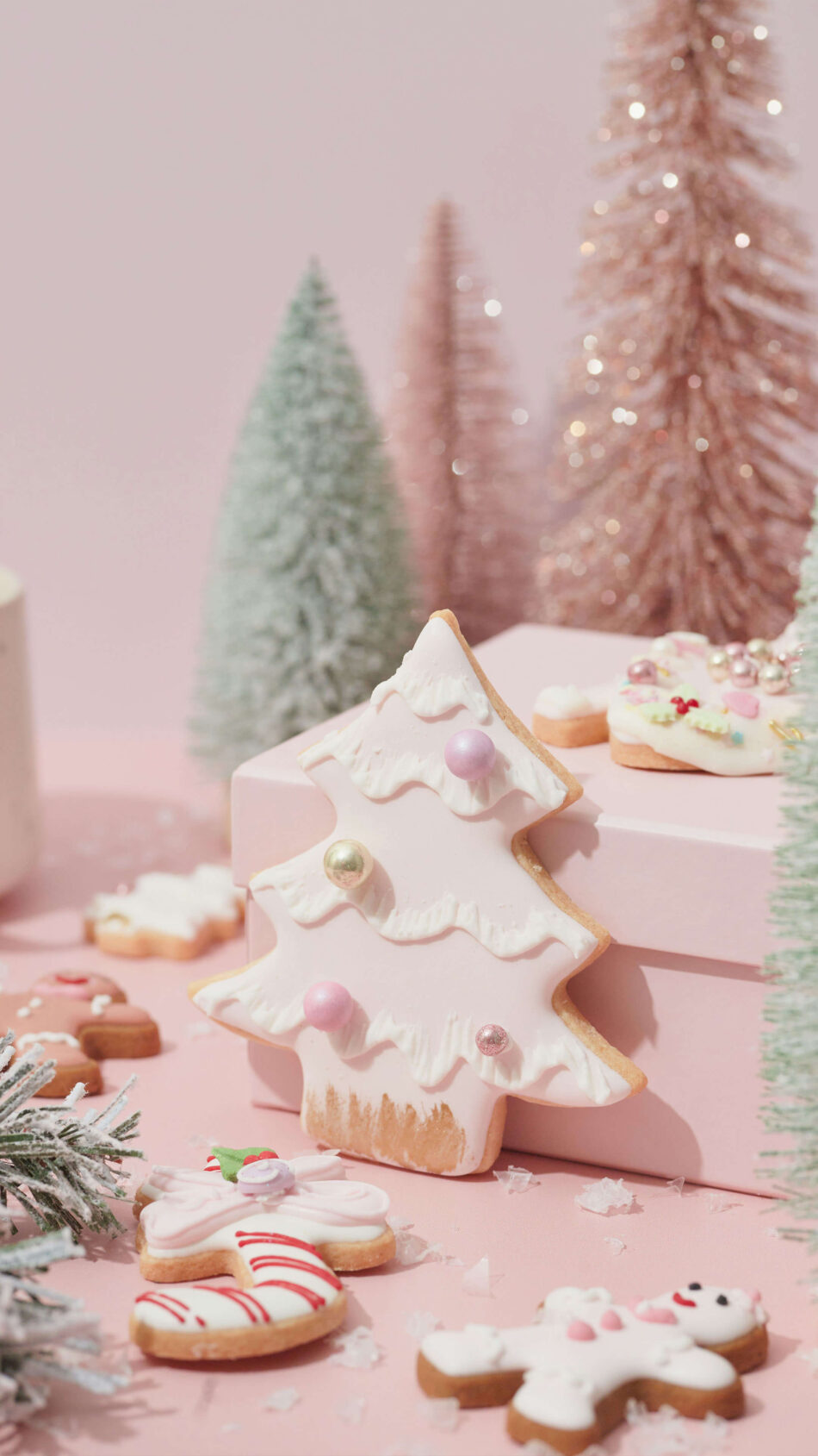 Decorated Christmas Vanilla Cookies 4K Ultra HD Mobile Phone Wallpaper