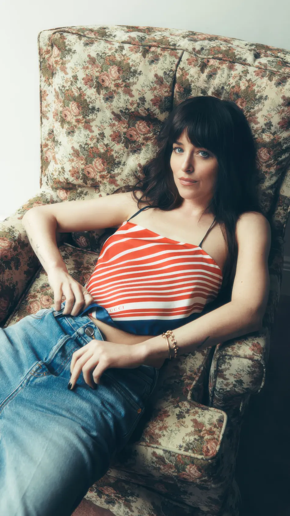 Dakota Johnson For Elle 2025 4K Ultra HD Mobile Wallpaper