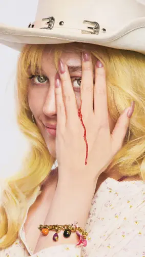 Victoria Pedretti In Forbidden Fruits Movie 4K Ultra HD Mobile Wallpaper